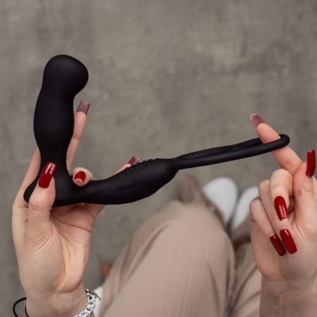 Стимулятор с кольцом Nexus Revo Embrace